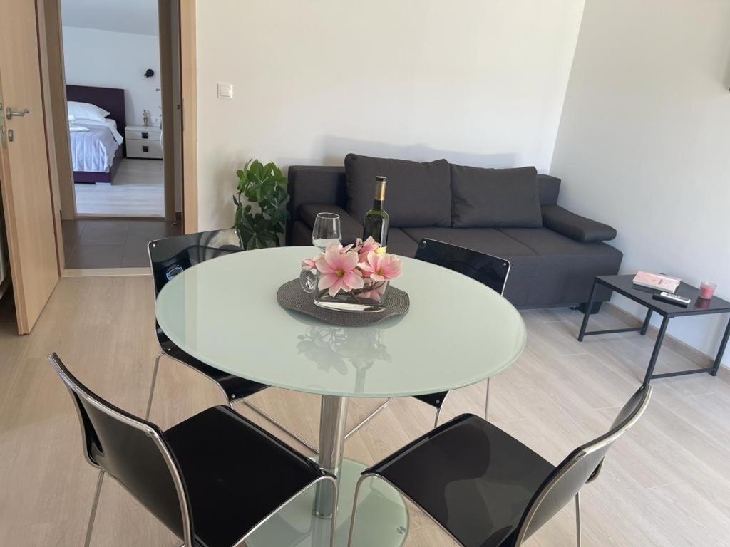 Villa Jadranka Apartments Tučepi Kültér fotó