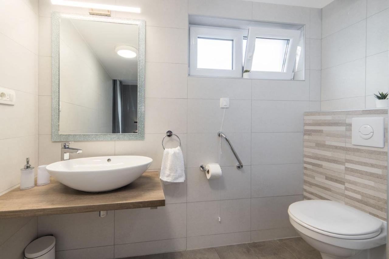 Villa Jadranka Apartments Tučepi Kültér fotó