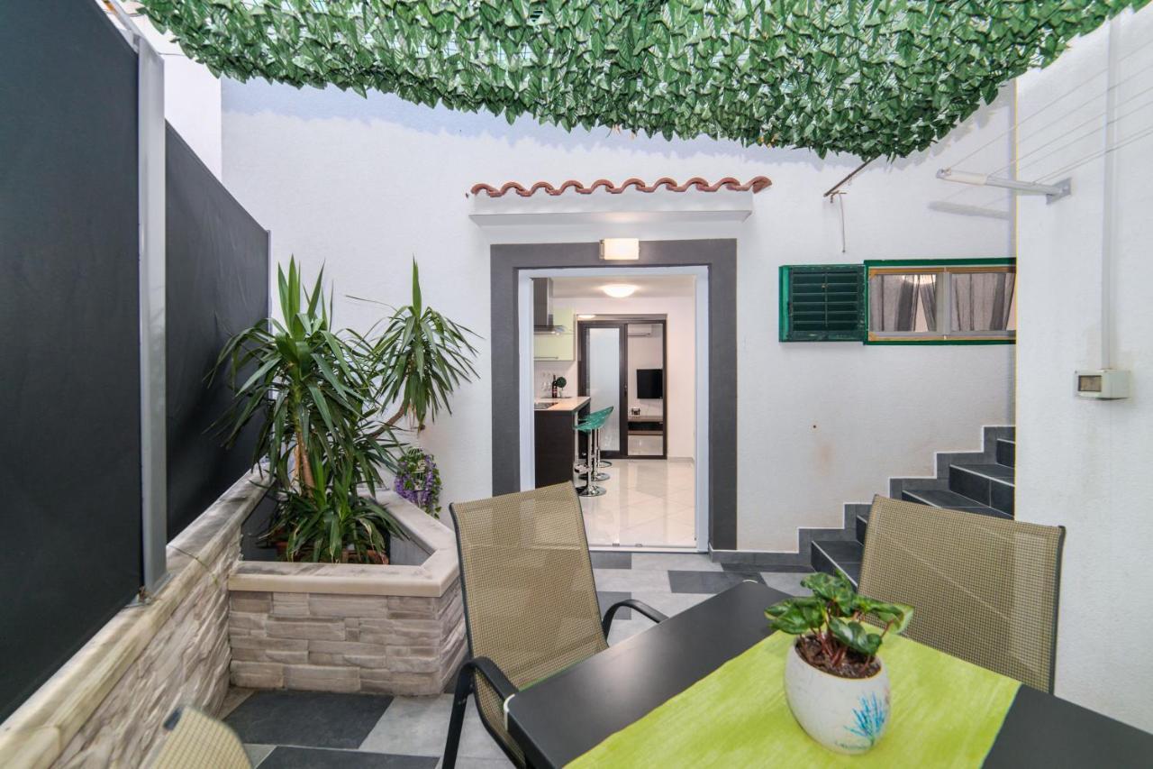 Villa Jadranka Apartments Tučepi Kültér fotó