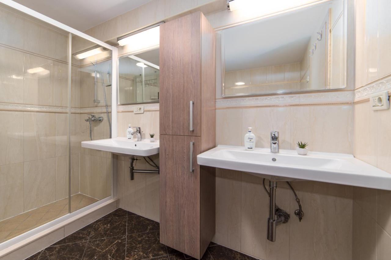 Villa Jadranka Apartments Tučepi Kültér fotó